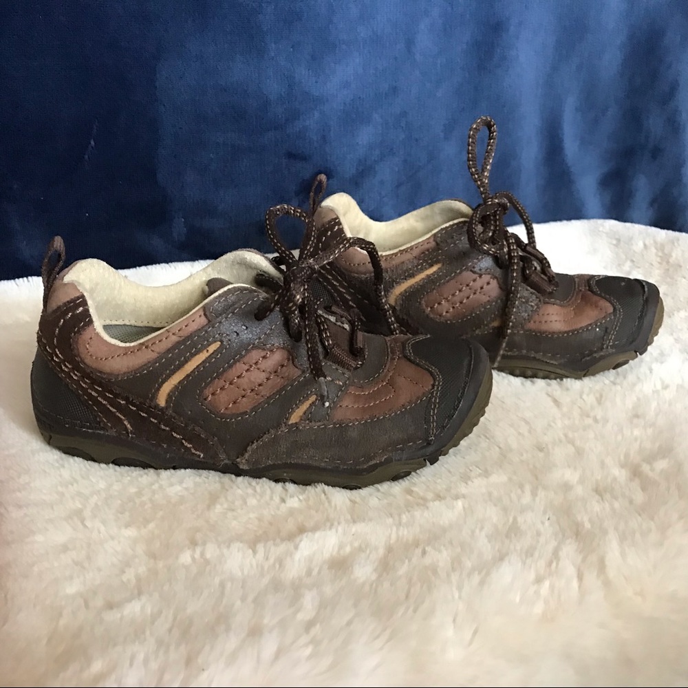 Boys stride rite shoes